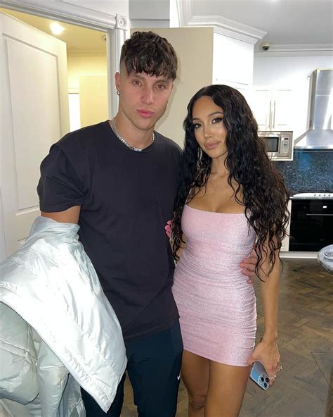 OnlyFans Scarlet Vas Is Pregnant With Stepbrothers Baby